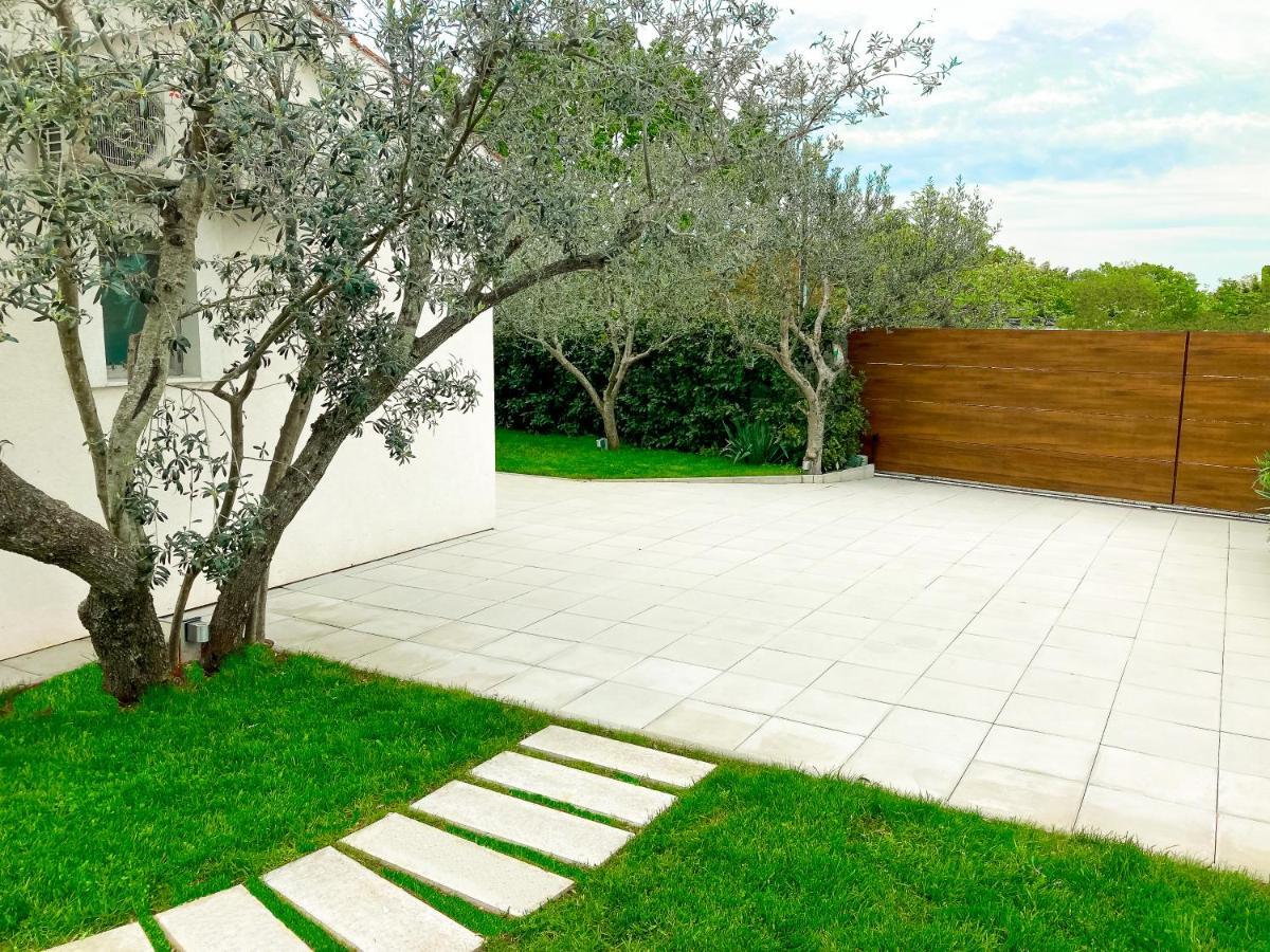 Holiday Home Liberta Krnica Dış mekan fotoğraf