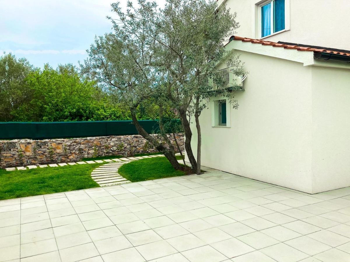 Holiday Home Liberta Krnica Dış mekan fotoğraf