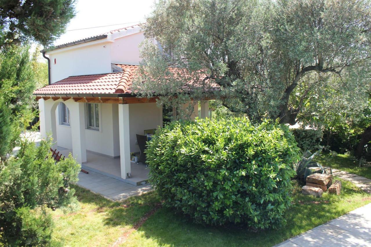 Holiday Home Liberta Krnica Dış mekan fotoğraf
